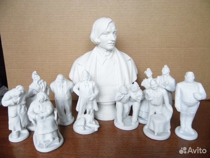 Фарфоровые статуэтки 