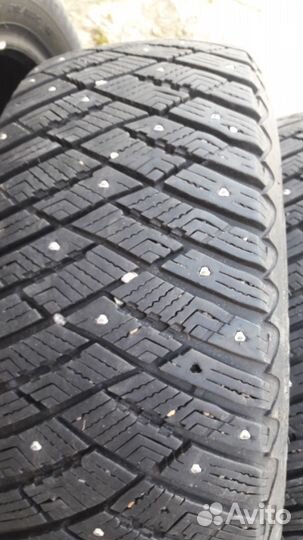 Goodyear UltraGrip Arctic 2 215/55 R17