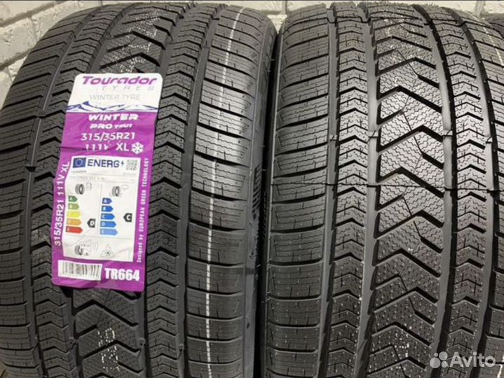 Tourador Winter Pro TSU1 275/40 R21 и 315/35 R21 111V