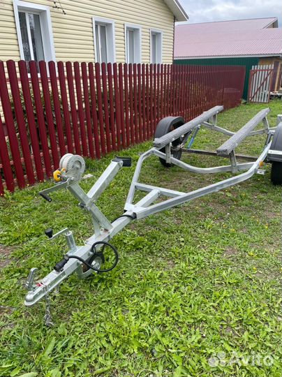 Лодочный прицеп