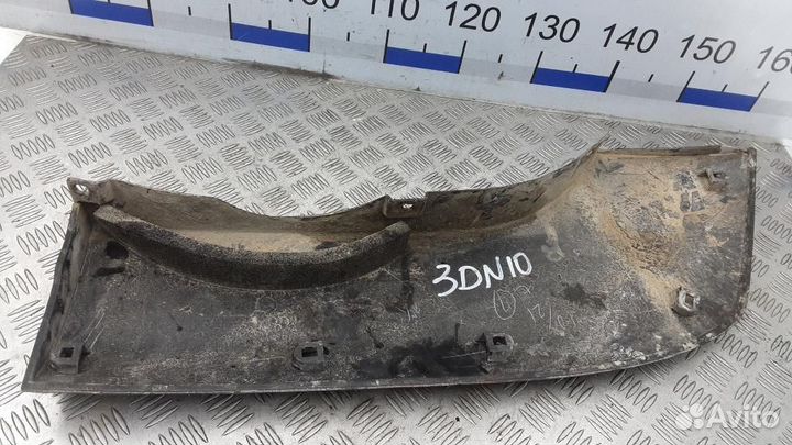 Молдинг заднего крыла левого Nissan Patrol