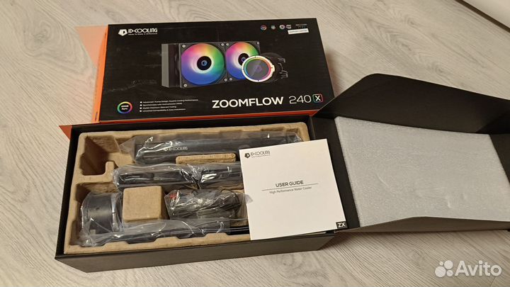 ID-Cooling ZoomFlow 240X