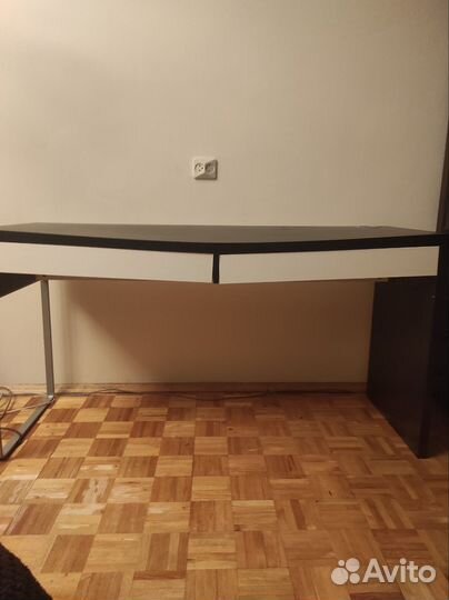 Письменный стол