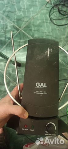 Антенна комнатная с усилителем