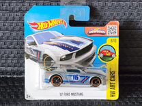 Hot Wheels '07 Ford Mustang / Hw Art Cars