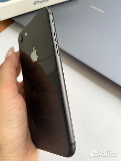 iPhone 8, 64 ГБ