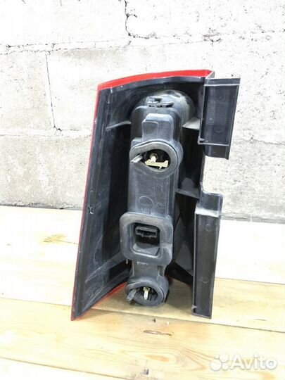 Фонарь задний правый LADA Largus K4M 2017