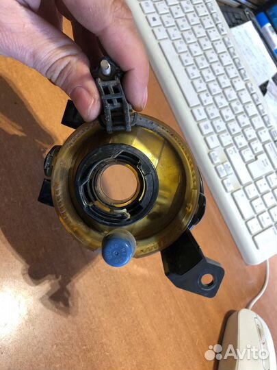 Фара противотуманная левая Фольксваген Туарег