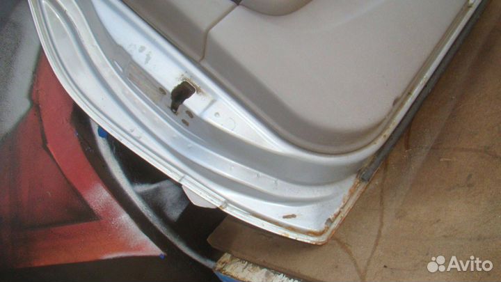 Дверь передняя левая Nissan Almera (N16)