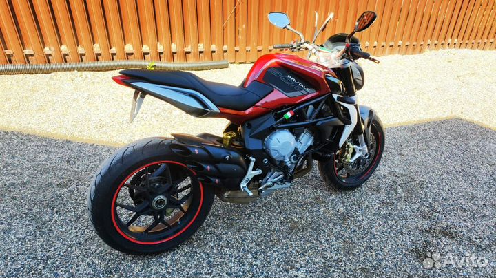 MV Agusta Brutale 800