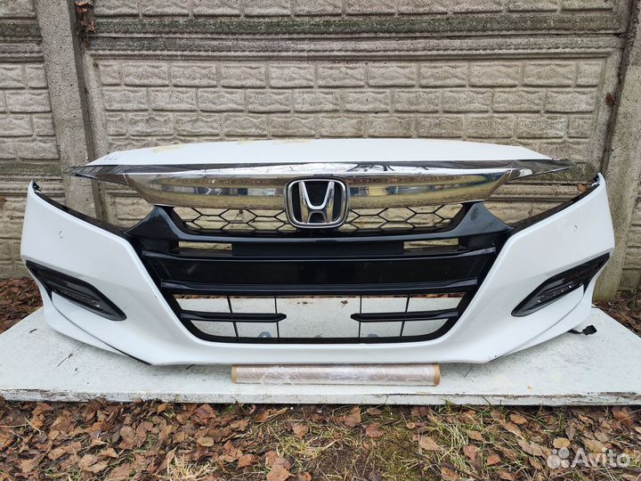 Бампер передний Honda Accord 10 touring