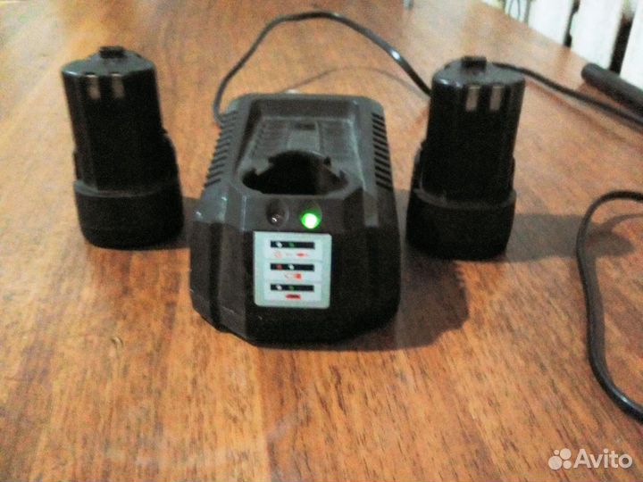 Зорядное устройство для шурупавёрта