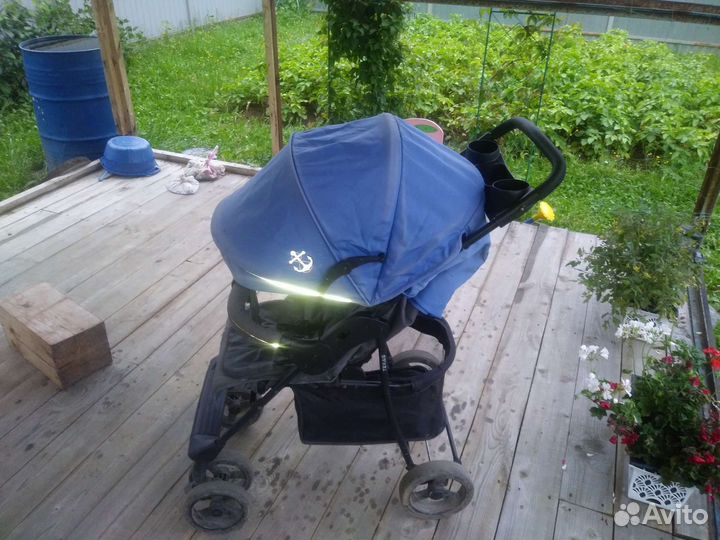 Прогулочная коляска