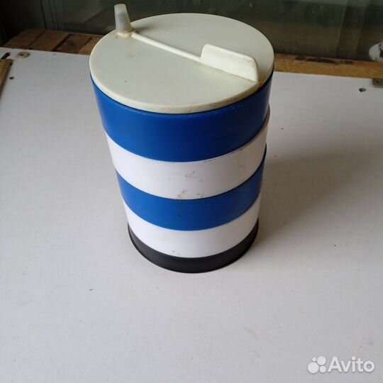 Контейнер банка для мелких деталей