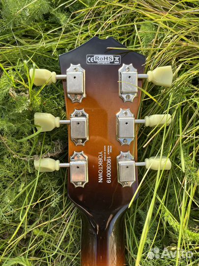 Полуакустическая гитара Cort Yorktown ARC TOP