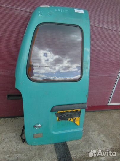 Дверь багажника левая Nissan Serena