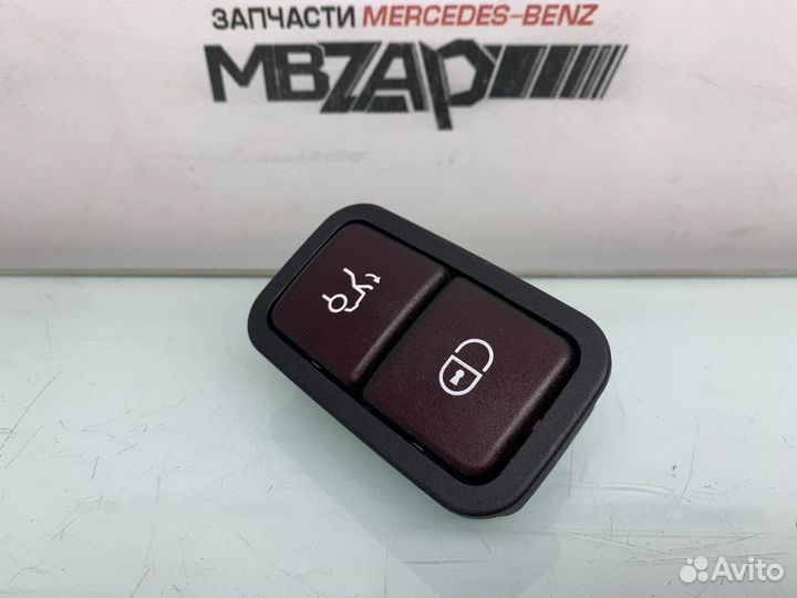 Кнопка крышки багажника Mercedes W205