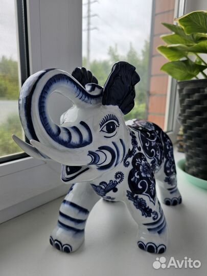 Коллекция слонов и верблюдов