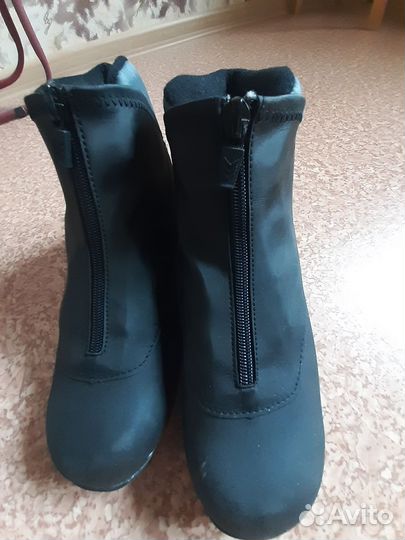 Лыжные ботинки