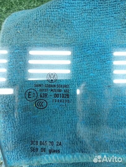 Стекло передней правой двери Volkswagen Passat CC