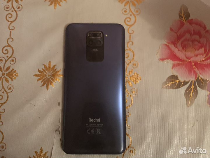 Продаю телефон редми ноте 9 немного лагает
