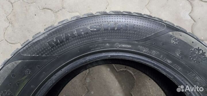 Marshal I'Zen RV Stud KC16 225/65 R17 106T