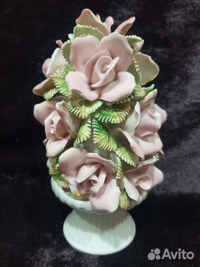 Ваза с цветами фарфор 16см