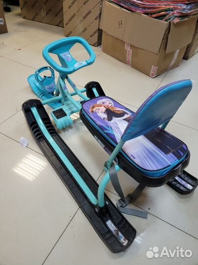 Детский снегокат со спинкой