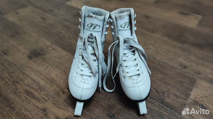 Коньки фигурные Mia, размер 35