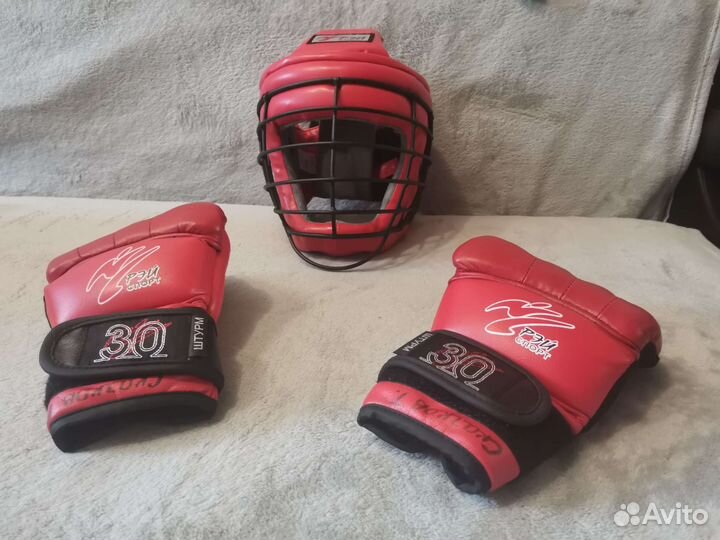 Перчатки и шлем для армейского рукопашного боя