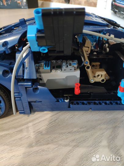 Аналог Lego Technic Bugatti Chiron с моторизацией