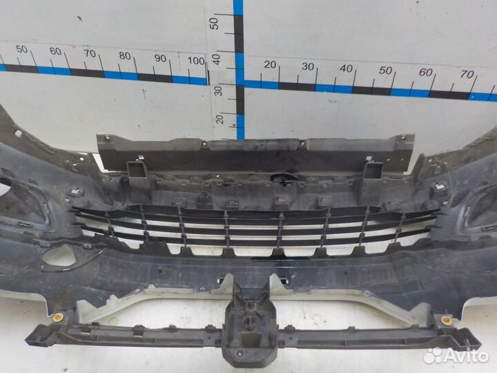 Бампер передний на Renault Sandero 620220494R