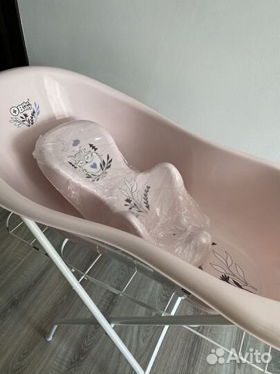 Детская ванночка для купания с подставкой