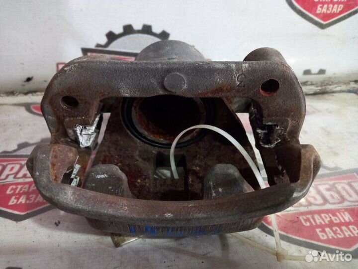 Суппорт тормозной передний правый Toyota Mark Ii