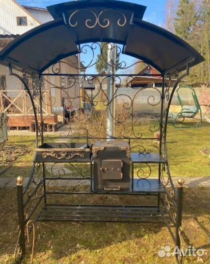 Мангал с крышей