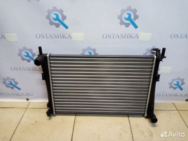 Радиатор охлаждения Ford Fusion 2002