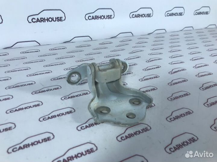 Петля двери передняя правая Daewoo Gentra B15D2