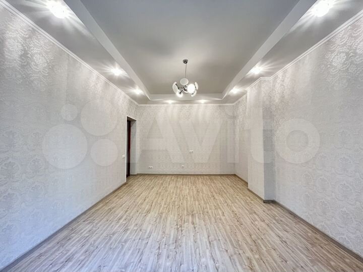 2-к. квартира, 52,4 м², 1/3 эт.