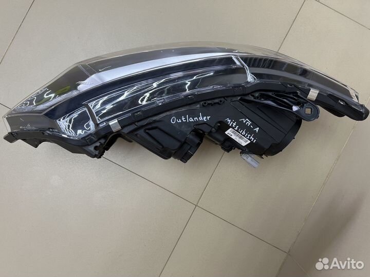 Фара правая Mitsubishi Qutlander GF