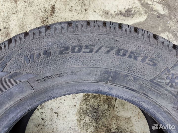 Goodyear UltraGrip 500 205/70 R15