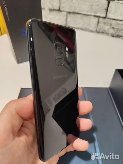 Samsung Galaxy S9, 4/64 ГБ