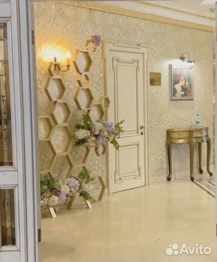 Стойка для рассадки гостей соты