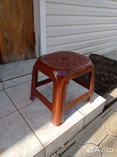 Табурет пластиковый