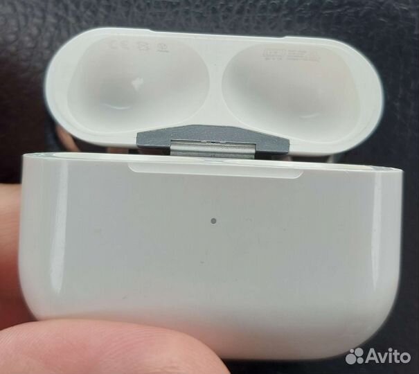 Зарядка на iPhone наушники pro