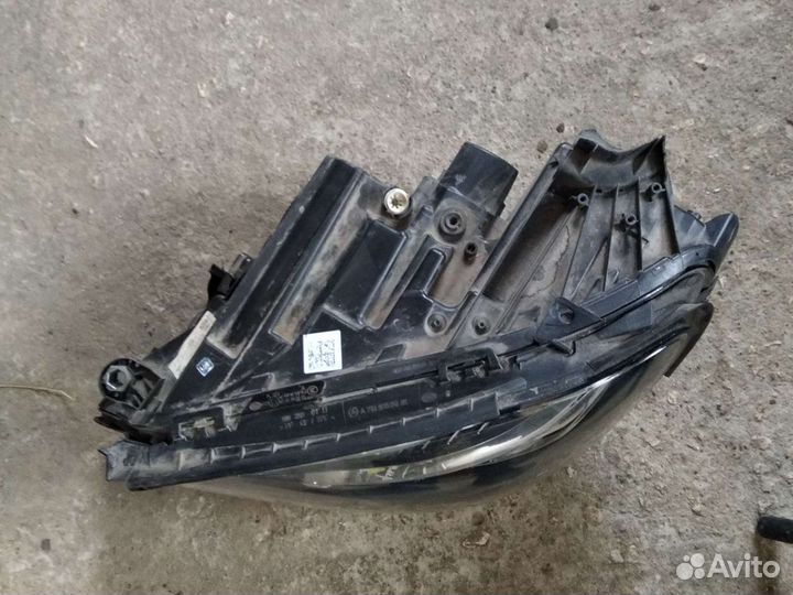 Фара левая Mercedes E-Class W230