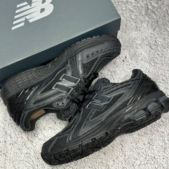 Кроссовки New Balance 1906R черные