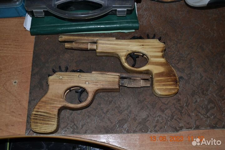 Деревянные пистолеты-2 шт