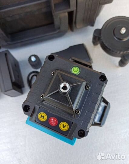 Аккумуляторный лазерный уровень Makita 4D (Арт.890