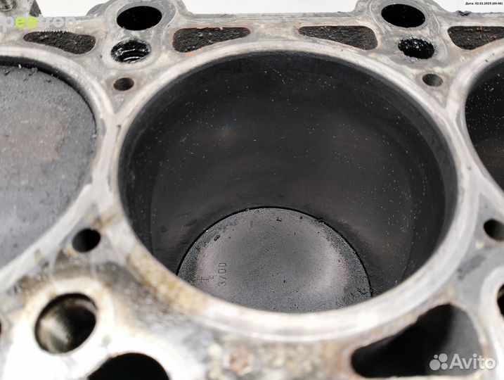 Б/У Б/У Блок цилиндров двигателя (картер)