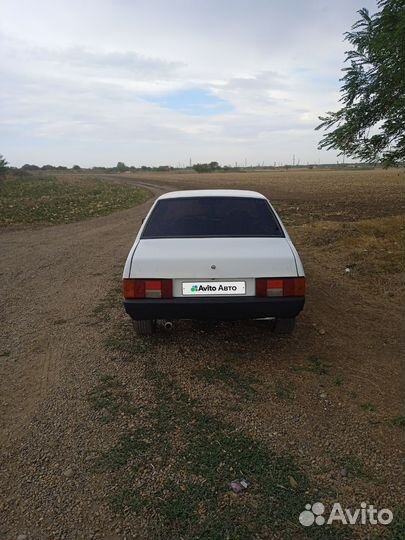 ВАЗ 21099 1.5 МТ, 2001, битый, 299 000 км